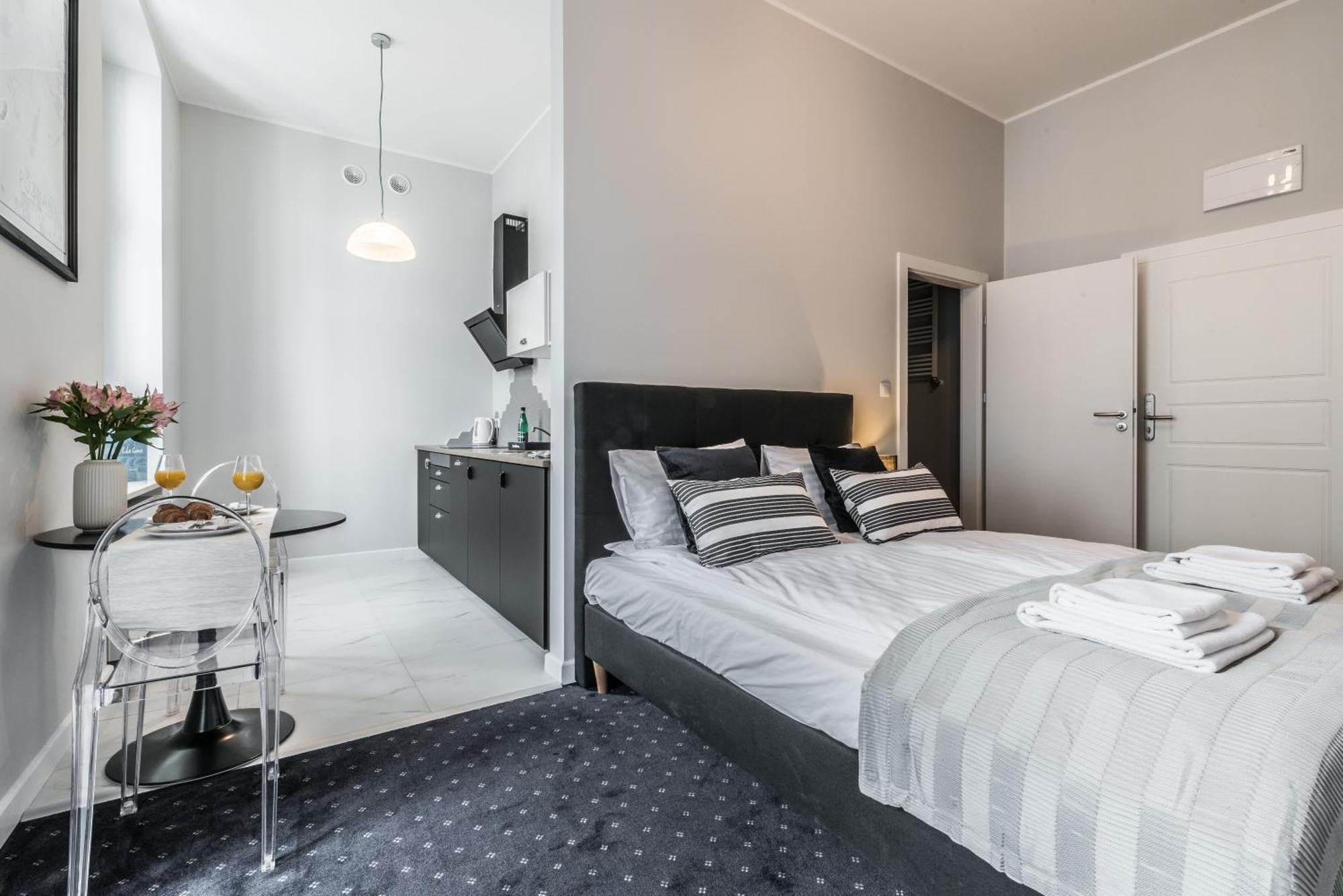 Serenity Aparthotels - Old Town Poznan By Friendly Apartments ภายนอก รูปภาพ